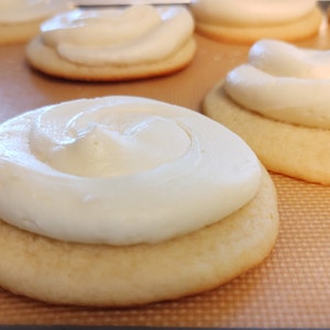 Galletas de vainilla con crema de mantequilla, hechas a pedido (una docena)
