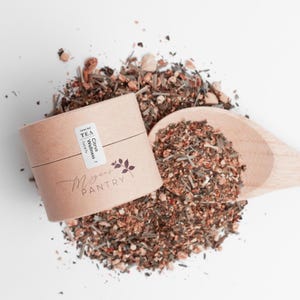 Megan’s Pantry Citrus Wellness Herbal Tea – a caffeine-free blend of lemon, ginger, and peppermint for a soothing and refreshing wellness tea.