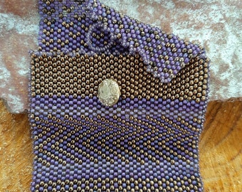 Vintage button. Beaded Pocket purse