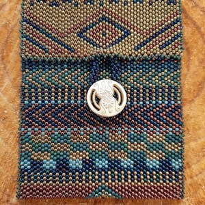 Vintage button. Beaded Pocket purse