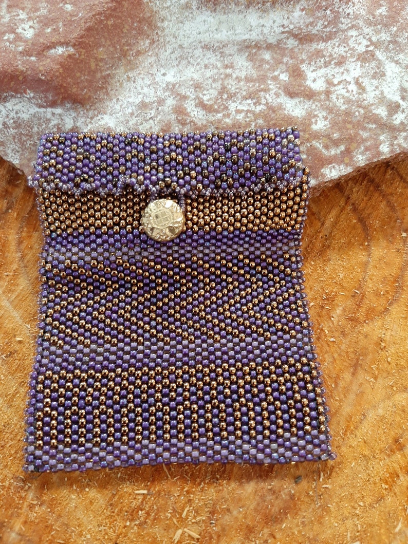 Vintage button. Beaded Pocket purse