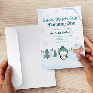 Convite editável para a primeira festa | Convite para festa de fim de ano | Cartão azul para festa de aniversário de fim de ano | Convite fofo para festa | Snow Much Fun | Canva