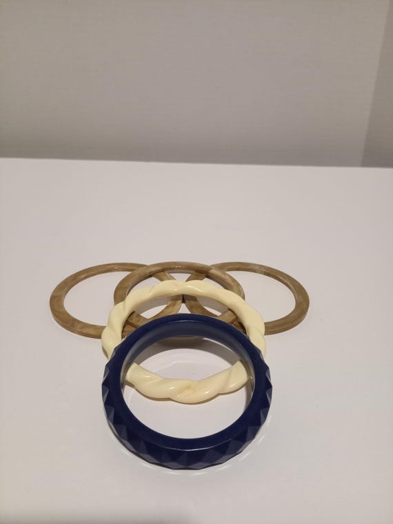 Vintage bangle bracelets - image 3