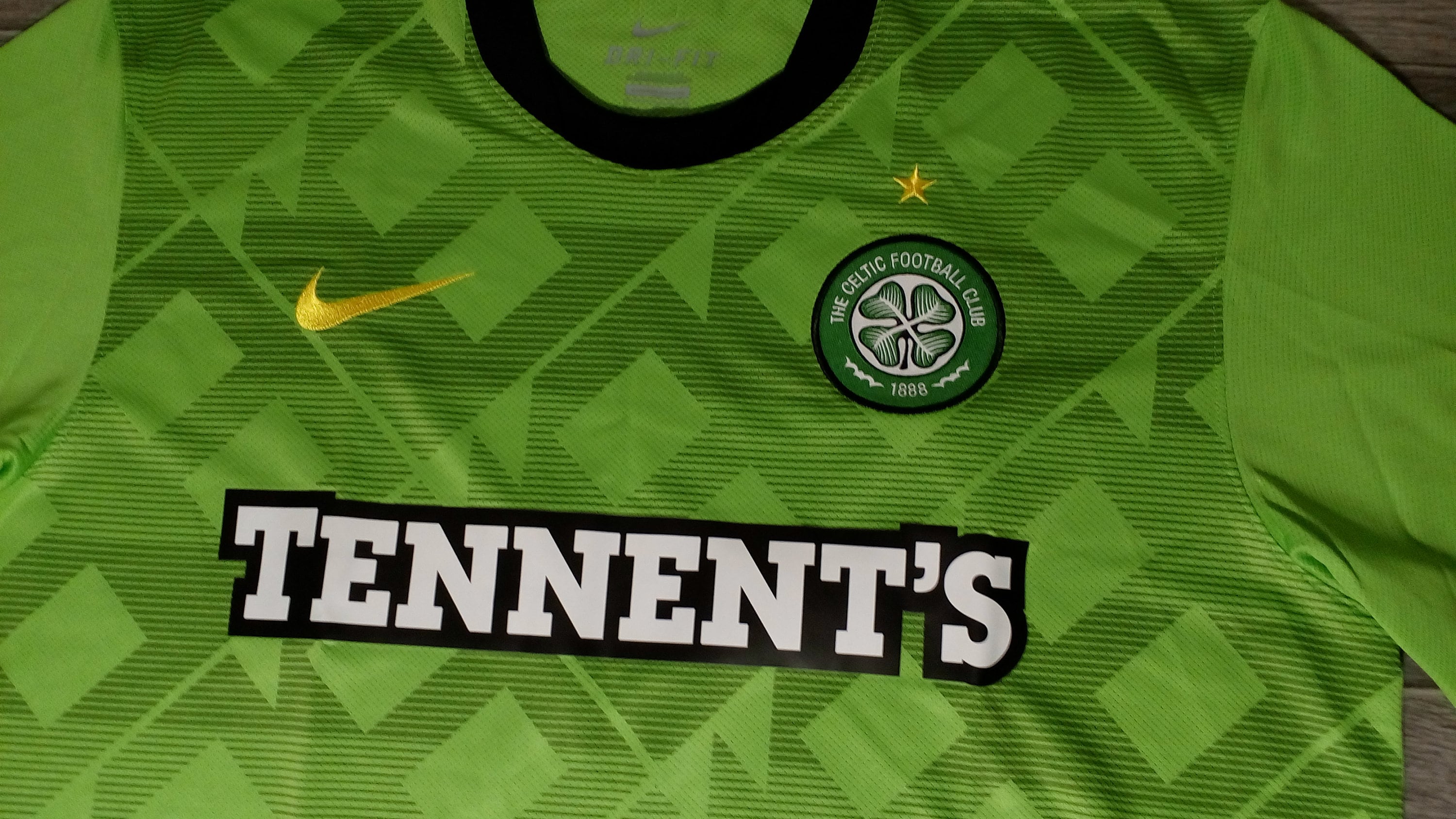 Nike, Shirts, Tennents The Celtic Football Club Size Small