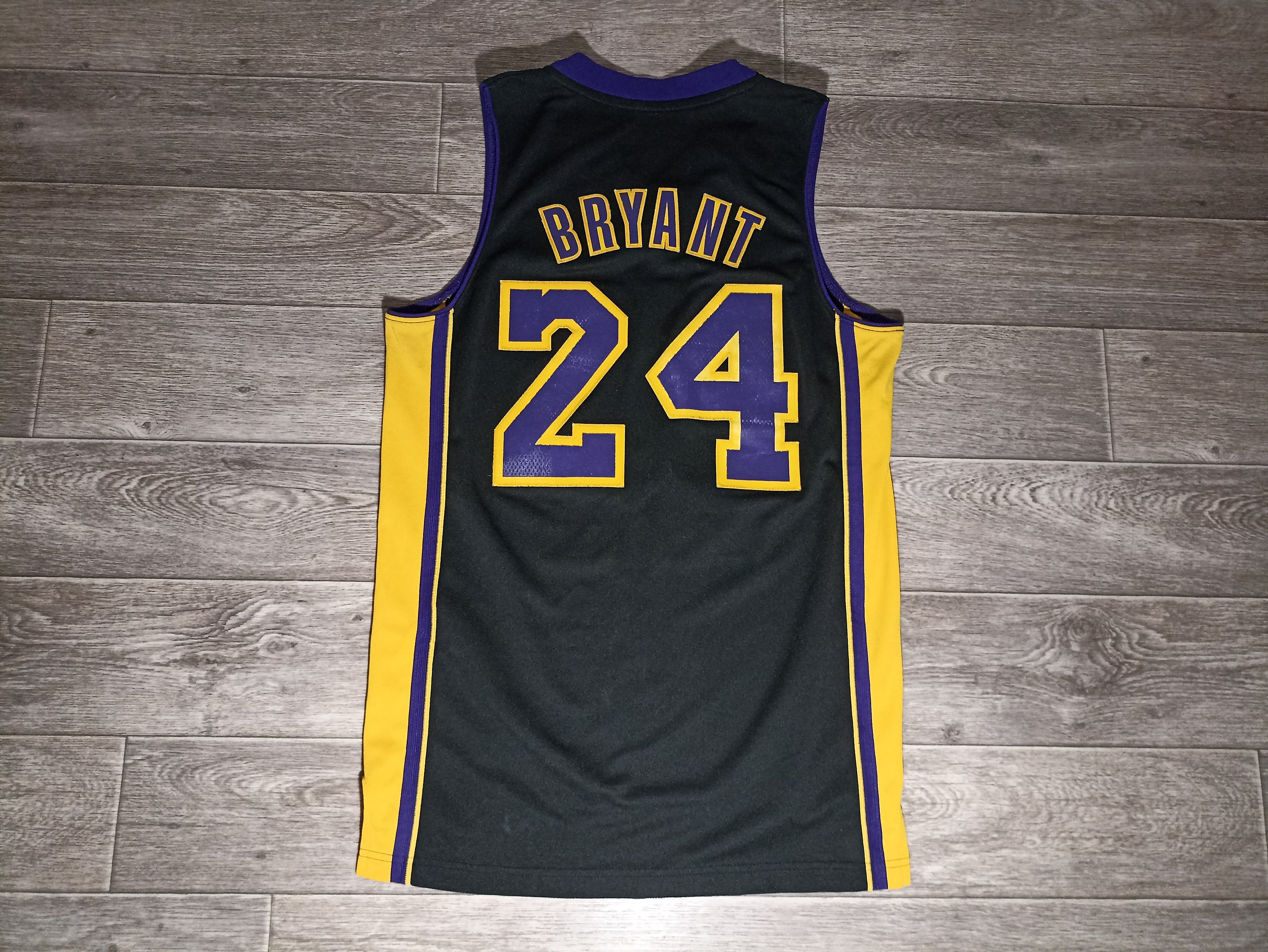 100% Authentic Kobe Bryant Mitchell Ness 96 97 Rookie Lakers Jersey Size 44  L