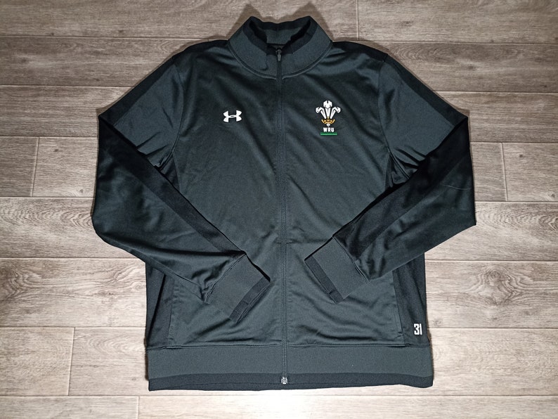Wales national team Welsh rugby WRU under armour 2017/18 black sports men's football jacket tracksuit sweatshirt uniform jersey wear size XL image 1