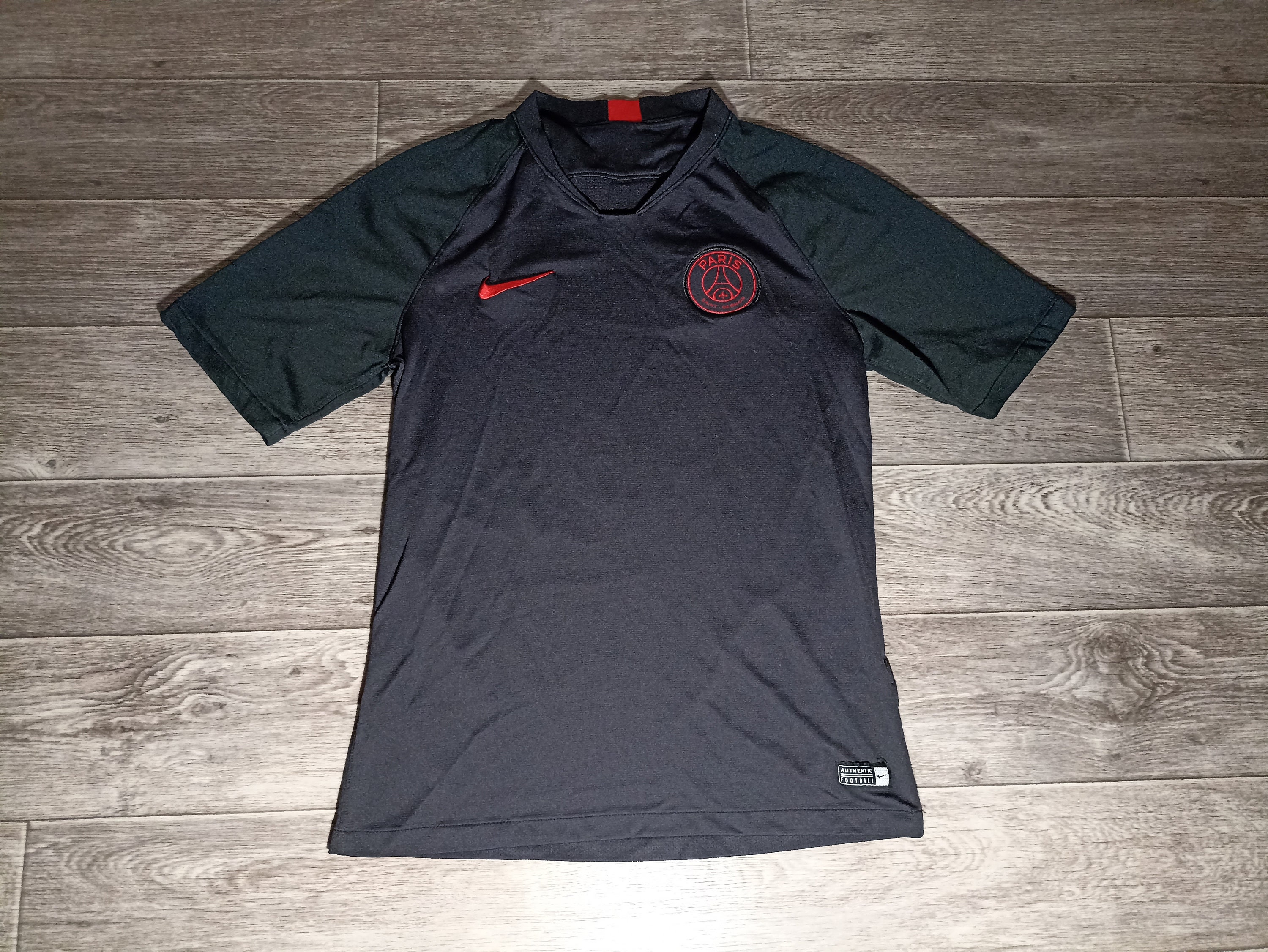 psg x nike 2005 soccer jersey condition 9//10 navy & red medium default//  see last slide r600