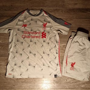 New Balance Liverpool - Etsy