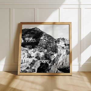 Cuadro de arte mural imprimible con foto en blanco y negro de Manarola, Italia: galería de pósteres con descarga digital de moda para sala de estar con impresiones de Manarola