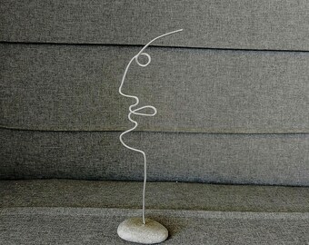 Wire. Sculpture ,man&#39;s face