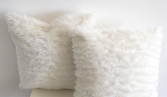 Fluffy white throw pillow | White faux fur pillow cover | Short hair faux  fur throw pillow | Ivory white faux fur | White | Made in Canada.