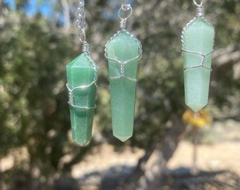 Aventurine Necklace, Large Aventurine Pendant, Aventurine Jewelry, Crystal Necklace, Wire Wrapped Pendant, Green Pendant, Prosperity Pendant