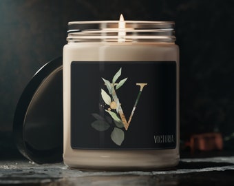 Vela de soja con letras florales personalizadas: regalo con monograma personalizado