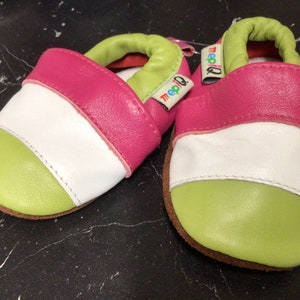 Baby shoes image 1