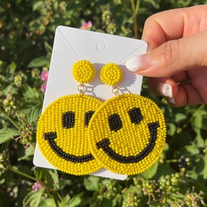 Smile earrings, Happy Face earrings, Smiley Earrings, Handmade earrings, beaded earrings, birthday gift idea, earrings for summer statement