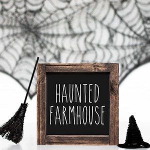 Haunted Farmhouse Sign, Halloween Decor, Halloween Sign, Farmhouse ...