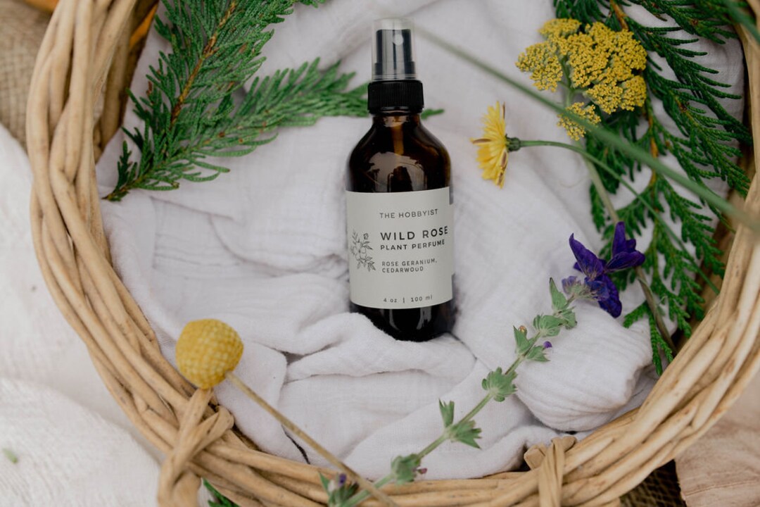 Natural Perfume wild Rose, Essential Oil Body Spray, Cedarwood and Rose