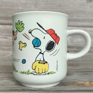 Vintage Snoopy Peanuts Baseball Mug | Classic Peanuts Cartoon Collectible | Snoopy Character Coffee Cup | Retro Peanuts Memorabilia