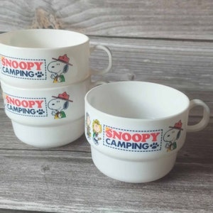 Kubki kempingowe Vintage Snoopy | Zestaw 3 kolekcjonerskich plastikowych kubków | Kubki kempingowe Retro Peanuts