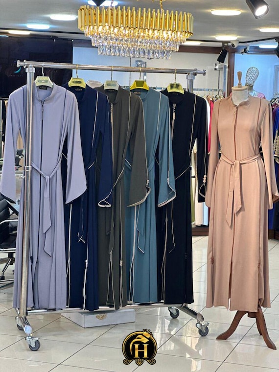 Modern Women's Abaya | Elegant Islamic Dress Modern Women's Abaya | Elegant Islamic Dress