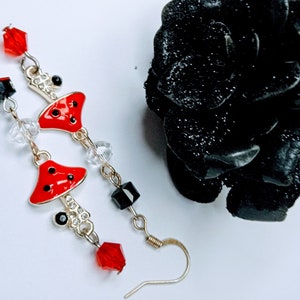 Mushroom earrings, cute mushrooms, red mushrooms, mushroomcore, cottagecore, dangly mushroom earrings, pretty mushroom earrings