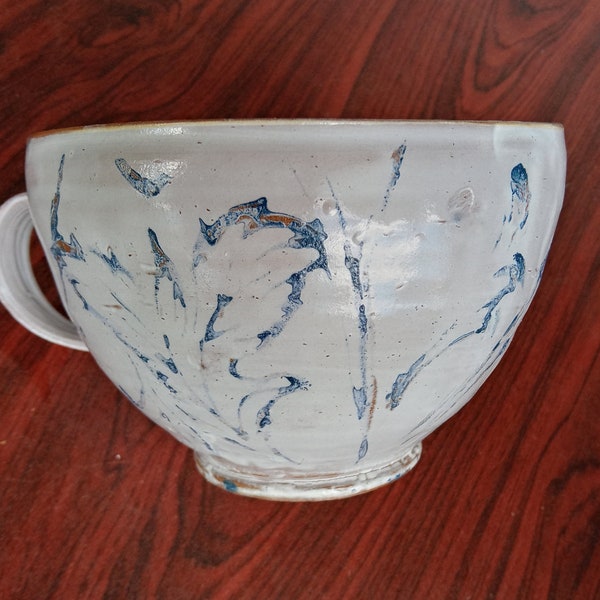 large, light, hand-made breakfast cup | romantic floral tendrils | blue-white | Gift for her mom | bulbous tea cup