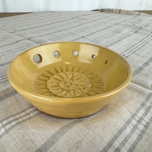 Herb Stripper and Garlic Dish, Yellow