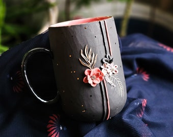 Fall flowers mug in matte black with 22k gold detailing