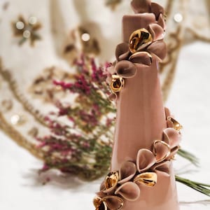 Blossom Petals vase with 22k gold detailing