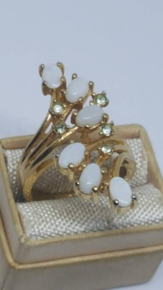 Vintage 14k solid gold opal & peridot cluster ring