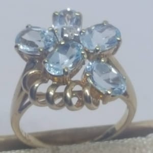 Vintage 10k solid gold natural earthmine diamond & blue topaz cluster ring