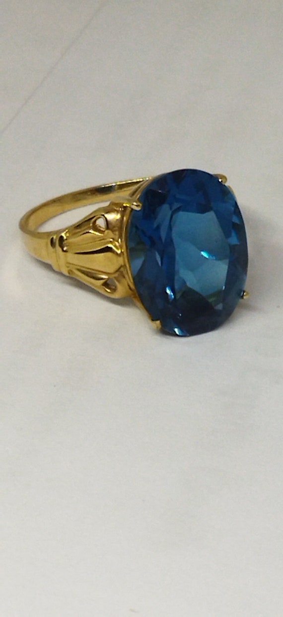 10k solid gold topaz 16X12mm. Stone ring
