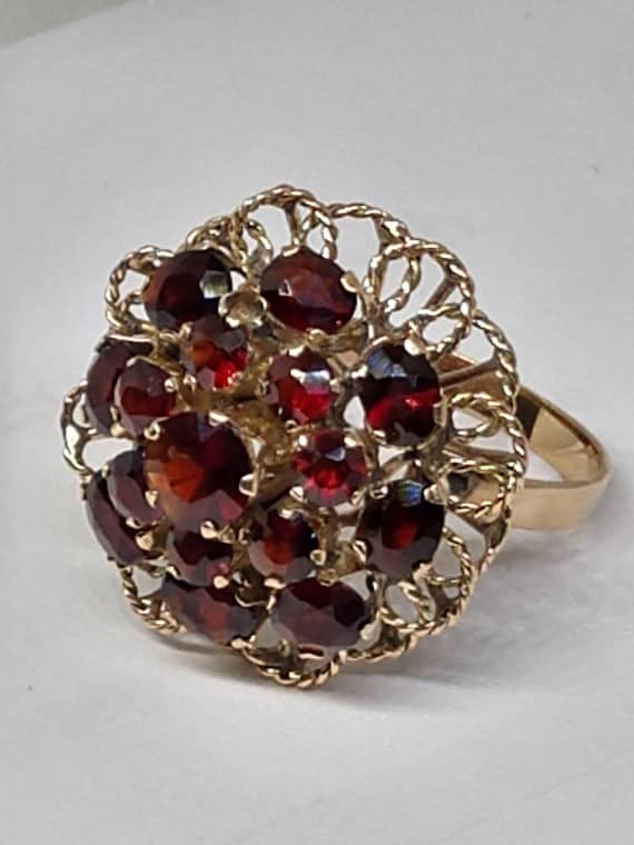 18k solid gold vintage flower garnets stone Ring - image 1