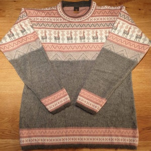 Gray alpaca wool sweater with a pink pattern