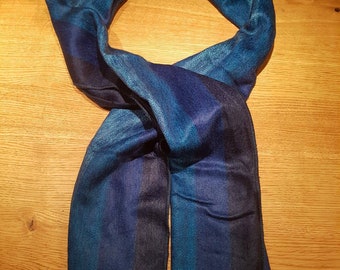 Foulard doux câlin en laine d’alpaga bébé, tissé unique, tons bleus