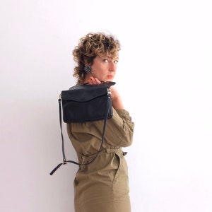 sac à main/sac à poignée/sac à bandoulière/pochette en cuir vintage; chic élégant des années 80; bleu foncé avec des détails exquis ; Rétro ; Unisexe; Unique