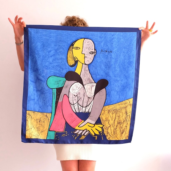 Arty Foulard, Quadratisches Tuch mit Picasso Kunstdruck in Satinglanz; Halstuch, Kopftuch, abstrakte Frau. BLAU-PINK-GELB