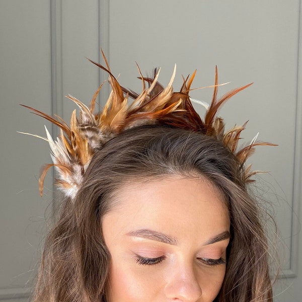 Bandeau bohème, couronne de plumes, couronne de mariage bohème, coiffure de plumes sauvages, bandeau de plumes de festival, bandeau de Burning man, couronne de halo