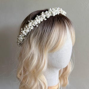 Baby&#39;s breath flower crown, Flower girl headpiece, Gypsophila floral crown, Wedding flower accessories, Groomsman boutonniere, Real flower