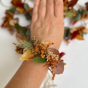 Terracotta dried flower corsage, Wedding corsage, Groomsman boutonniere, Rust terracotta wedding accessories, Bridesmaids flower headband