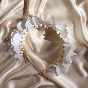 White flower crown, Wedding headpiece, White bridal floral headpiece, Wedding hair accessories, White tiara for bride, Fake flower crown