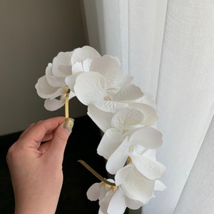 Tiara de flores brancas, Coroa de casamento nupcial, Adereço de cabeça floral branco para a cerimônia de casamento, Penteado de florista, Coroa para noiva