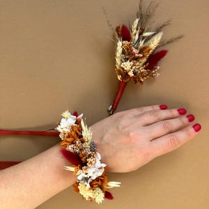 Dried flower corsage, Groomsman buttonhole in rust red terracotta colors, Wrist corsage for bridesmaid, Boho rustic wedding accessories