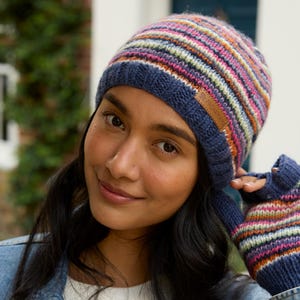 Denimstickad randig mössa: 100 % ull, Pachamama