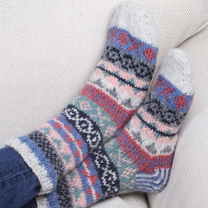 Handgestrickte Sofasocken für Damen Fair Isle Socken 100% Wolle Handgefertigte Fair Isle Socken Gemütliche Loungewear Socken Pachamama Oatmeal