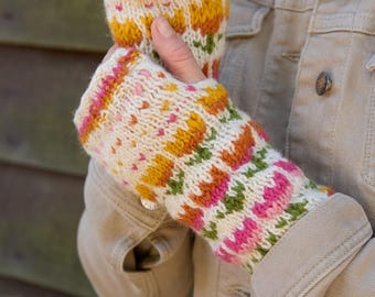 Knitted Spring Tulip Handwarmers - 100% Wool | Pachamama