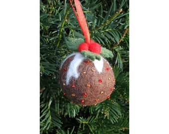 Décoration de Noël au pudding de Noël feutrée à la main, 100 % laine, décoration d'arbre à suspendre, commerce équitable, design festif mignon.