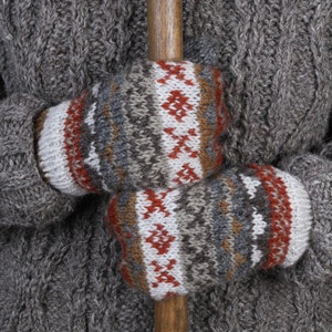 Women's Knitted Mittens Fleece Lined Mittens Fair Isle Gloves 100% Wool Fairisle Mitts Warm Woolly Gloves Handmade Pachamama Gray