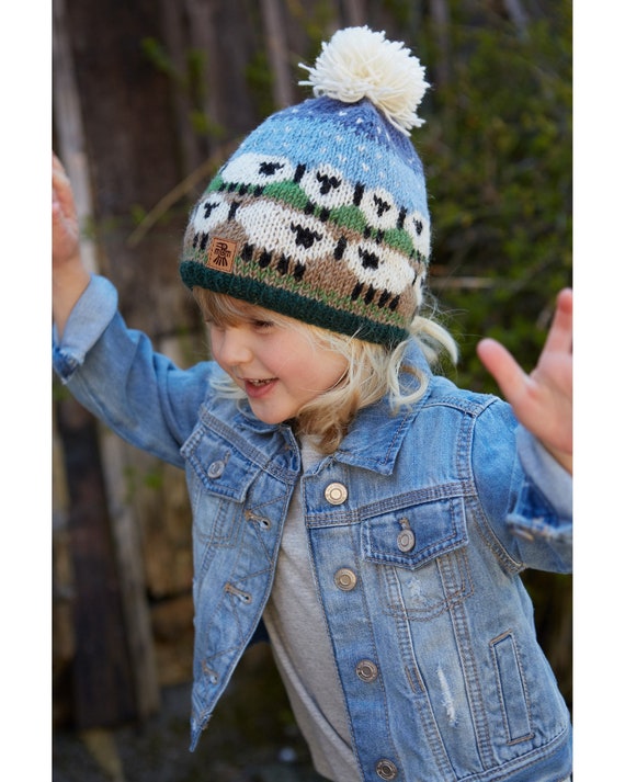 Bonnet à pompon mouton enneigé pour enfant, 100 % laine, bonnet à pompon  animal pour enfant, doublure polaire Sherpa, tricoté à la main confortable,  joli motif d'agneau, commerce équitable -  France