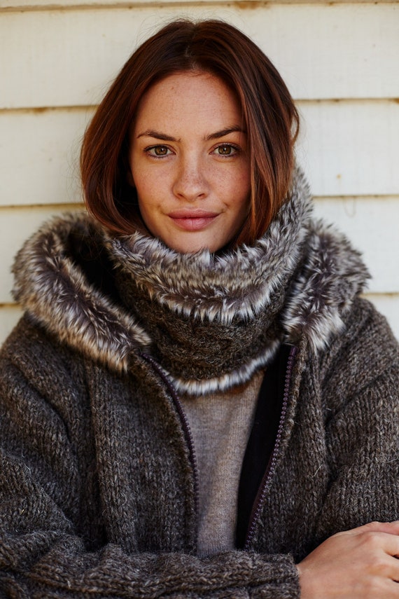 Women s Faux Fur Snood Hand Knitted Scarf Winter Cosy Scarf 100